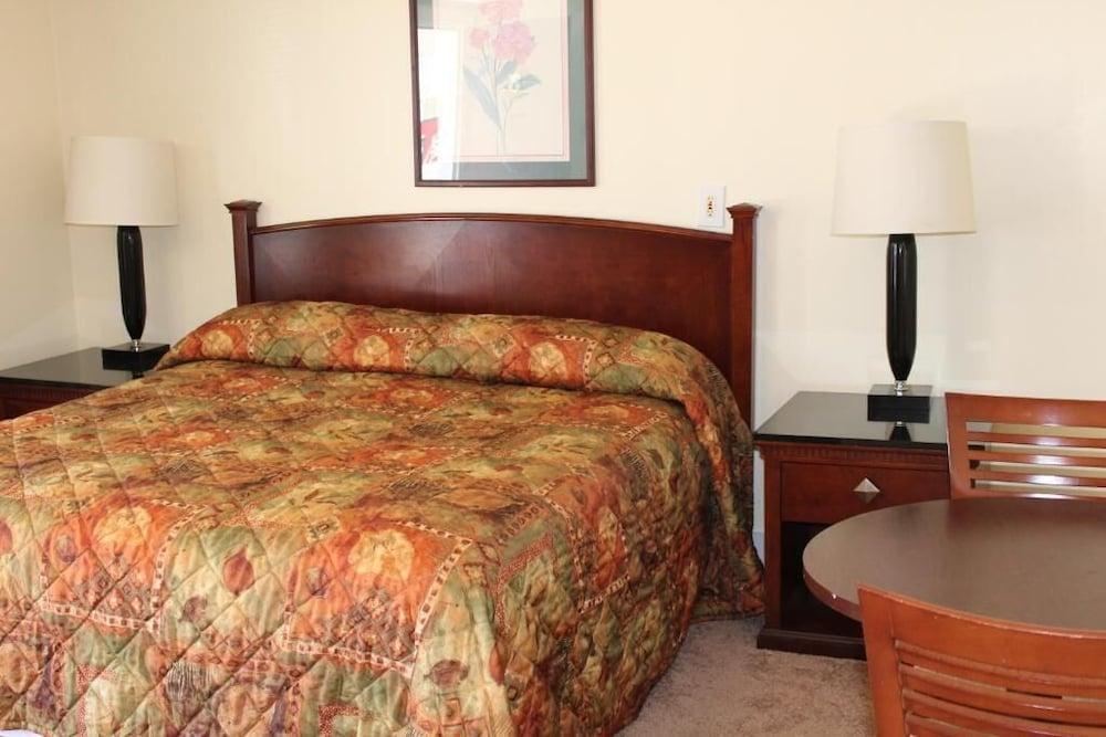 Royal Coach Motor Lodge photo 13