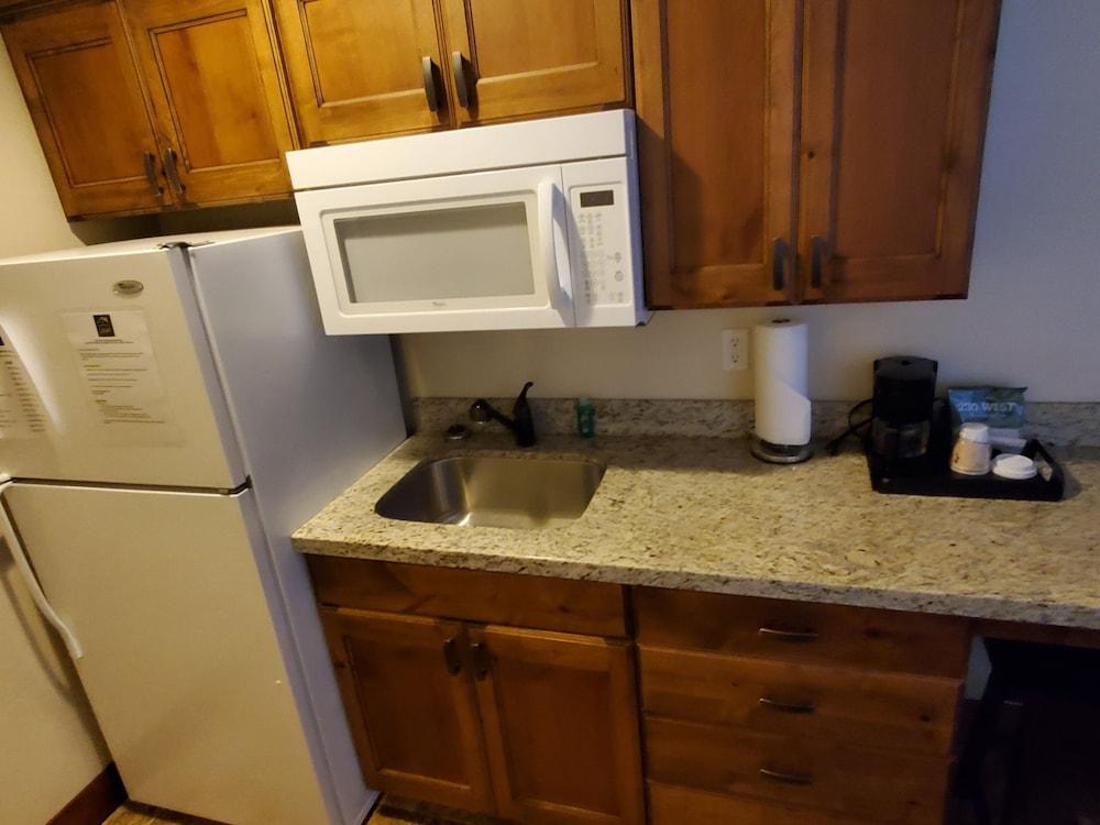 CB&M Executive Suites photo 37