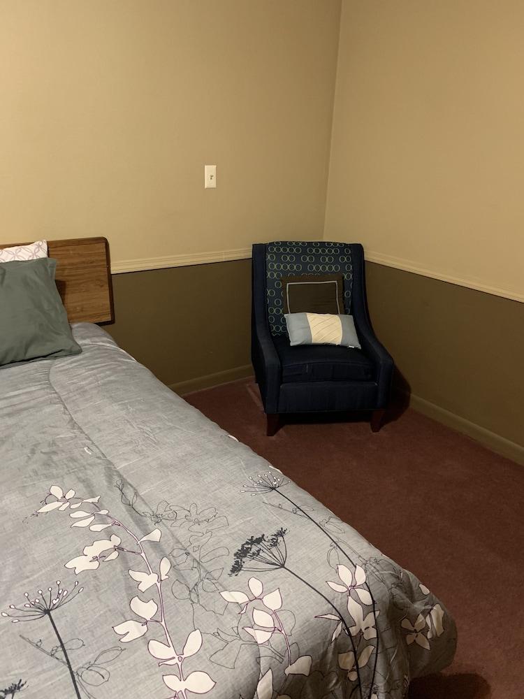 Blue Spruce Motel photo 46