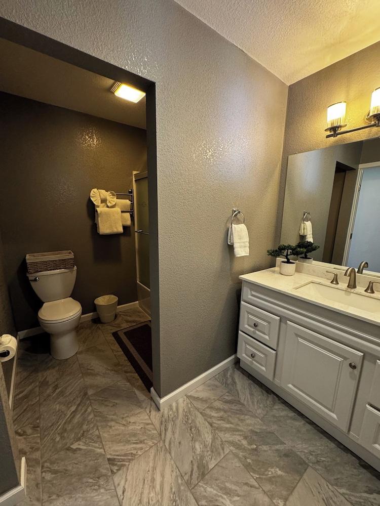 Ocean Cove Lodge photo 15