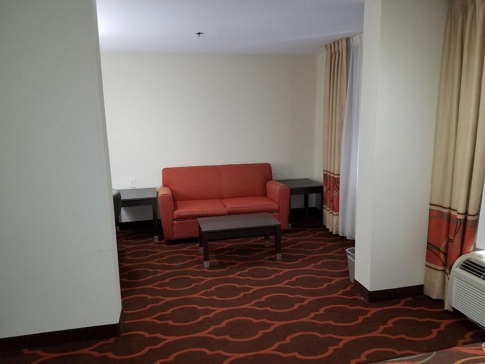 Baymont by Wyndham Grovetown Augusta photo 63