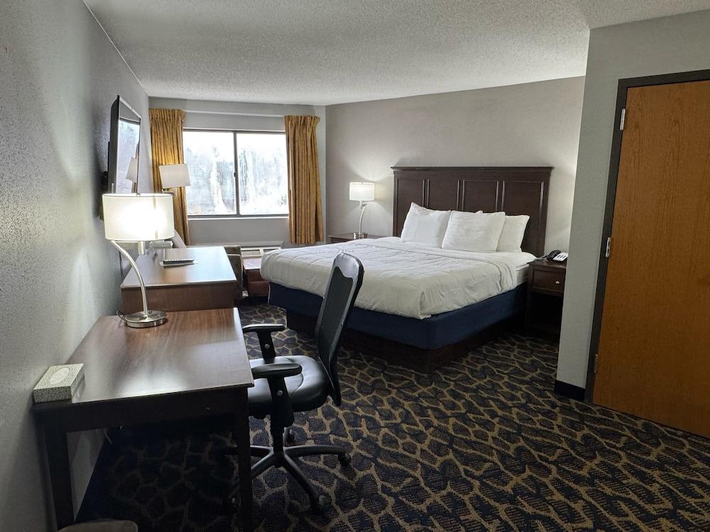 Greenlight Inn & Suites photo 5