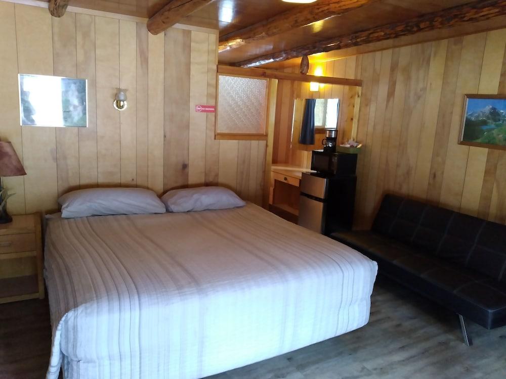 Silver Beach Resort photo 5