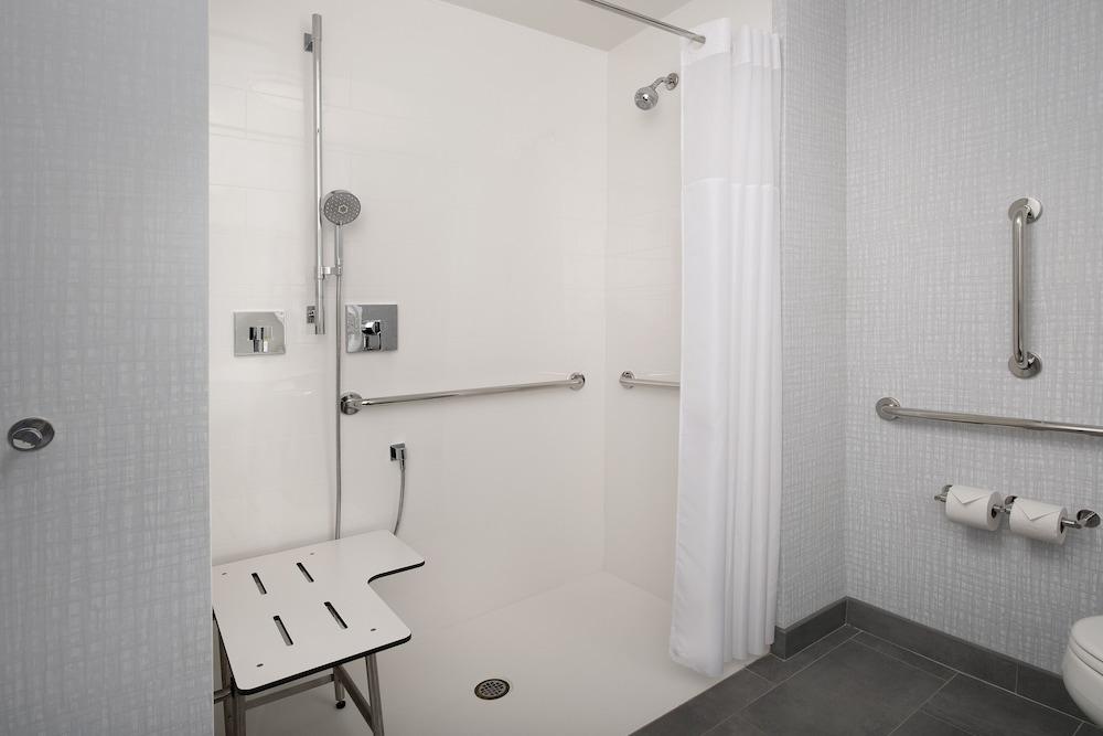 Hampton Inn & Suites Lexington Columbia photo 23