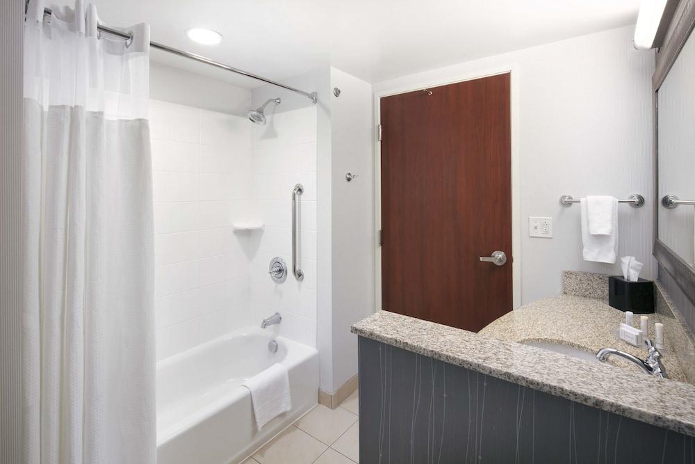 Courtyard by Marriott Indianapolis Downtown photo 47