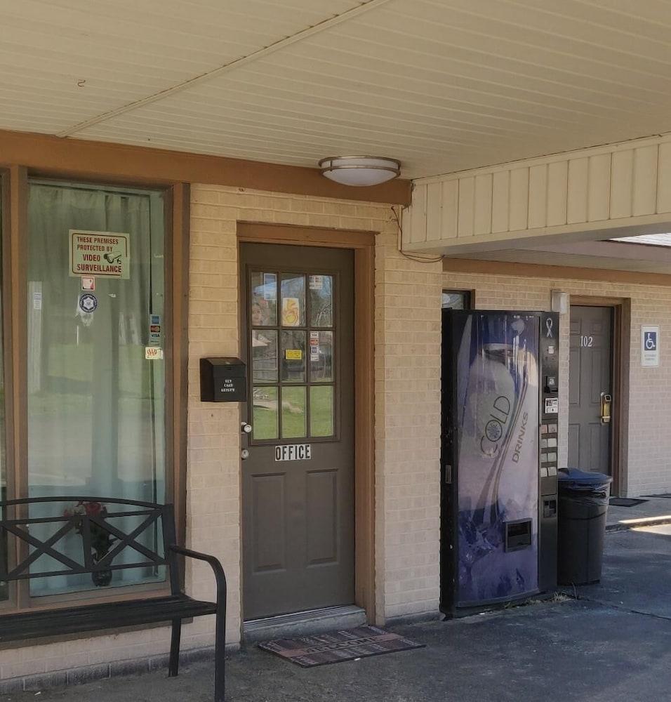 Hollywood Motel photo 2