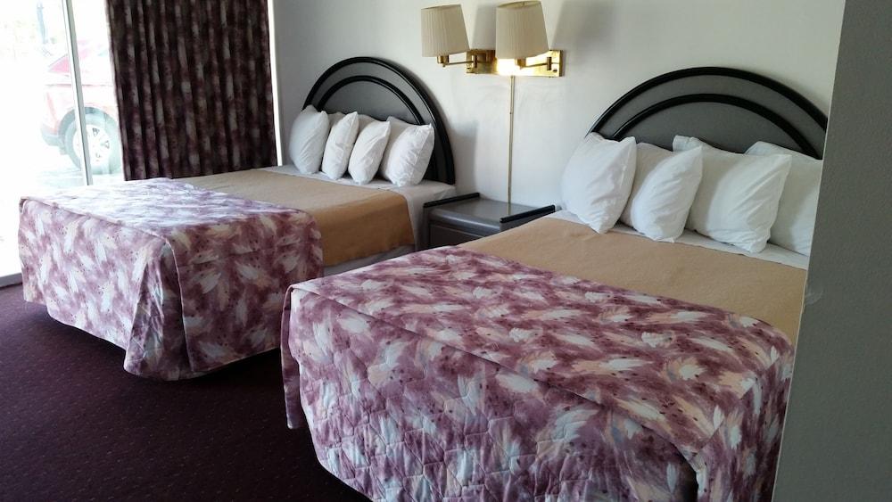 Surfside Motel photo 27