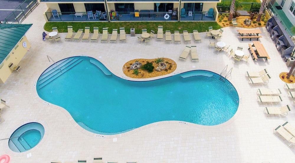 Tropical Suites at Sunglow Resort photo 47