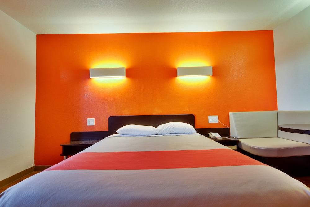 Motel 6 Dallas, TX - Fair Park photo 7