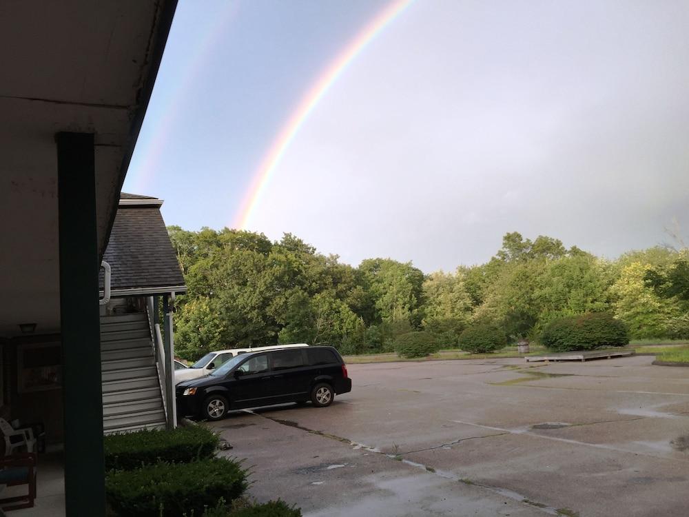 Budget Inn North Stonington photo 13