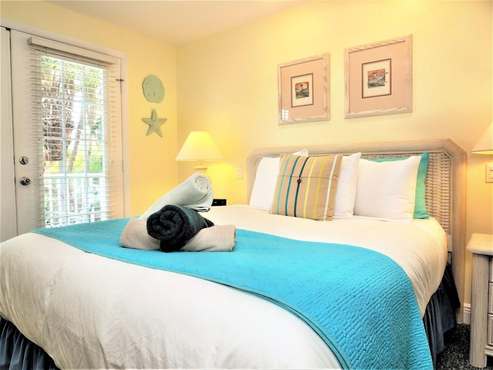 Siesta Palms By the Beach photo 32