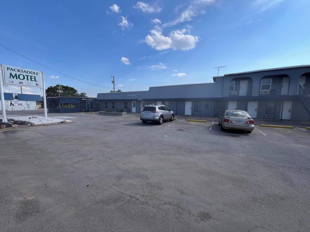 Packsaddle Motel photo 1