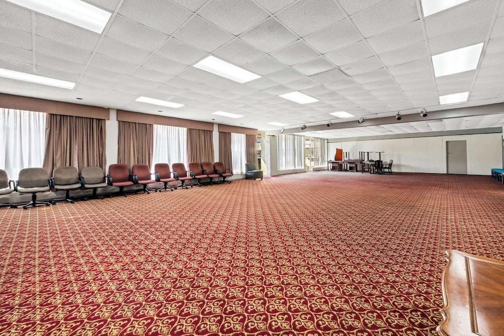 Rodeway Inn Monroe photo 48