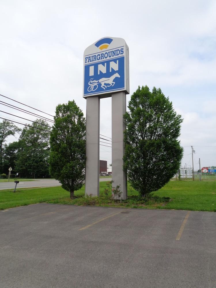 Fairgrounds Inn photo 40