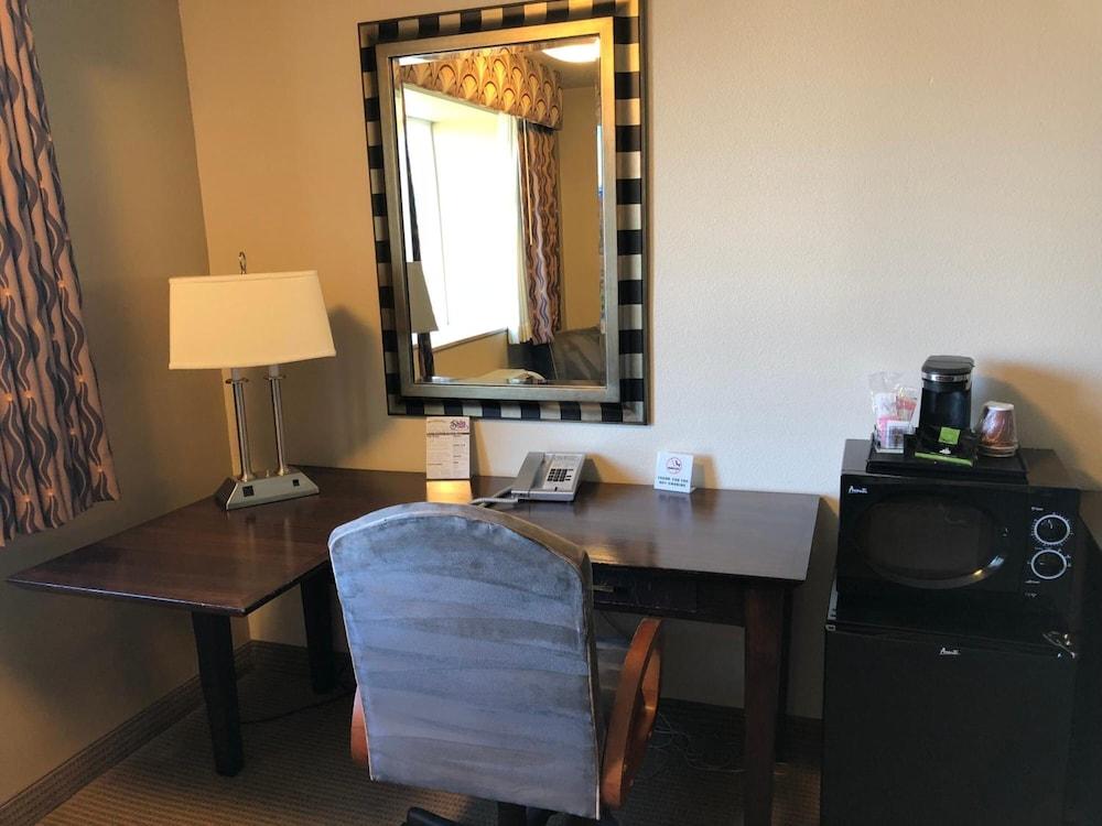 District Hotel by OYO Portland Convention Center photo 25