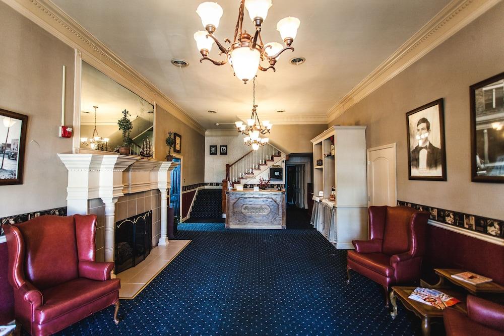 Commodore Hotel & Café photo 3