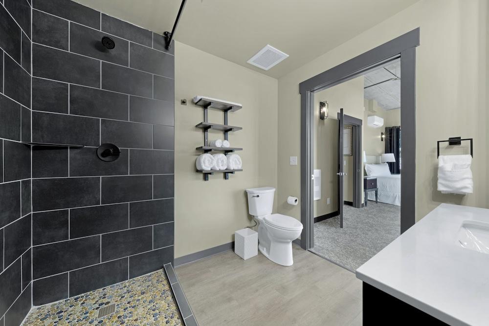 The Suites at Prairie Falls & Event Center photo 65