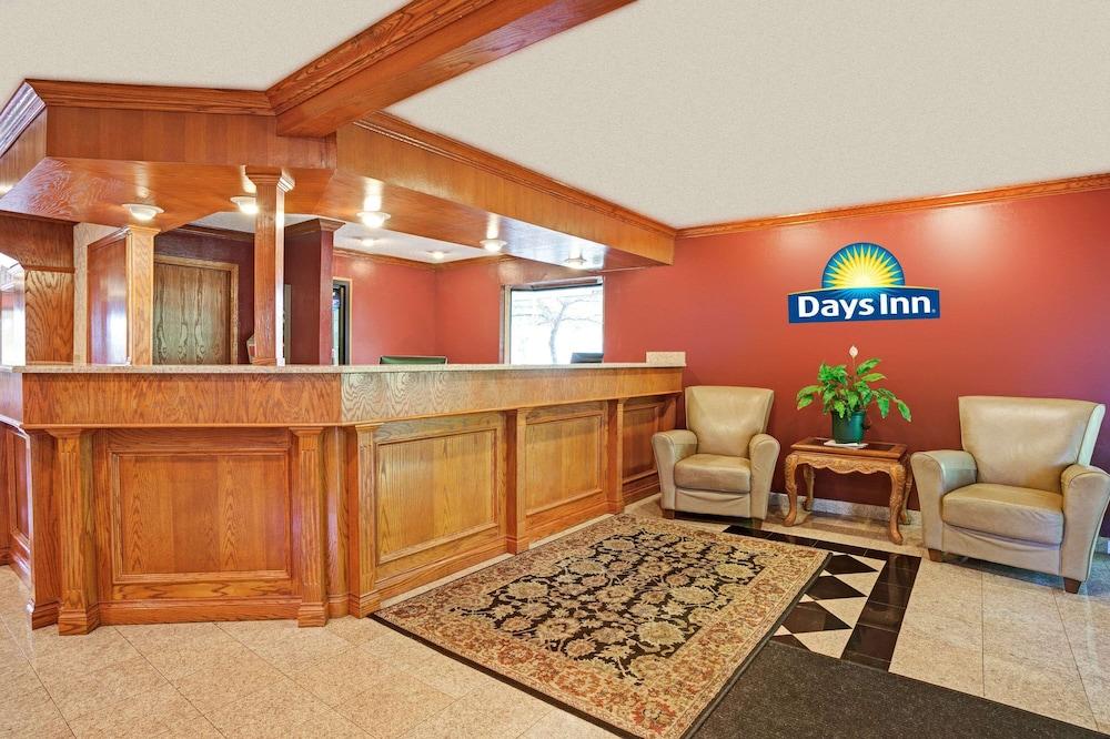 Days Inn & Suites by Wyndham Monroe photo 5