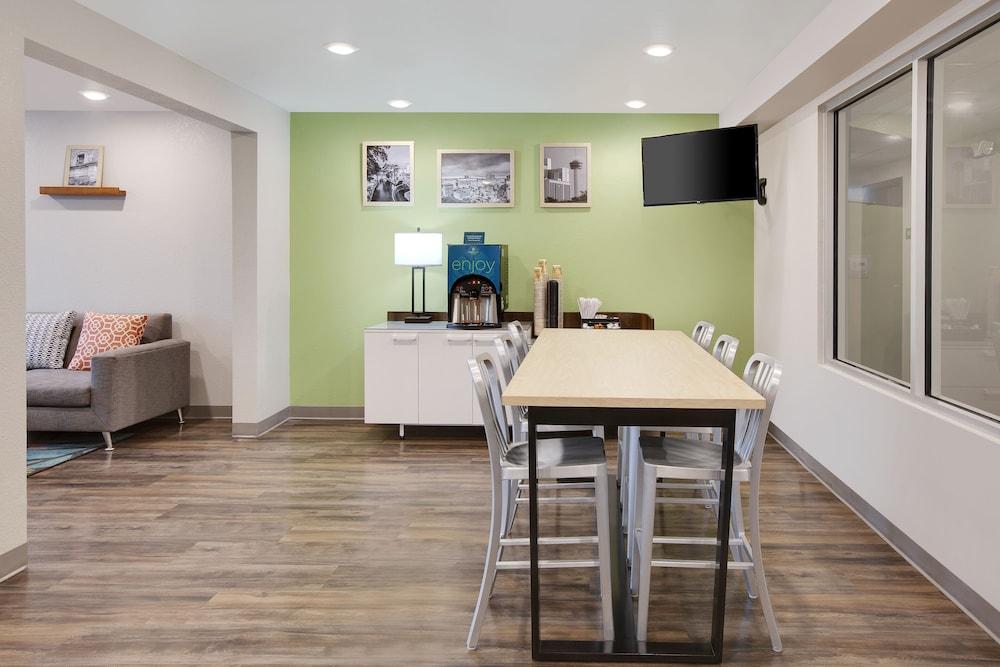WoodSpring Suites Lackland near Sea World photo 2