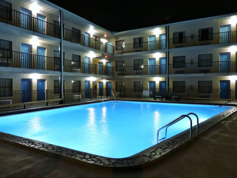 Seasons Florida Resort photo 3