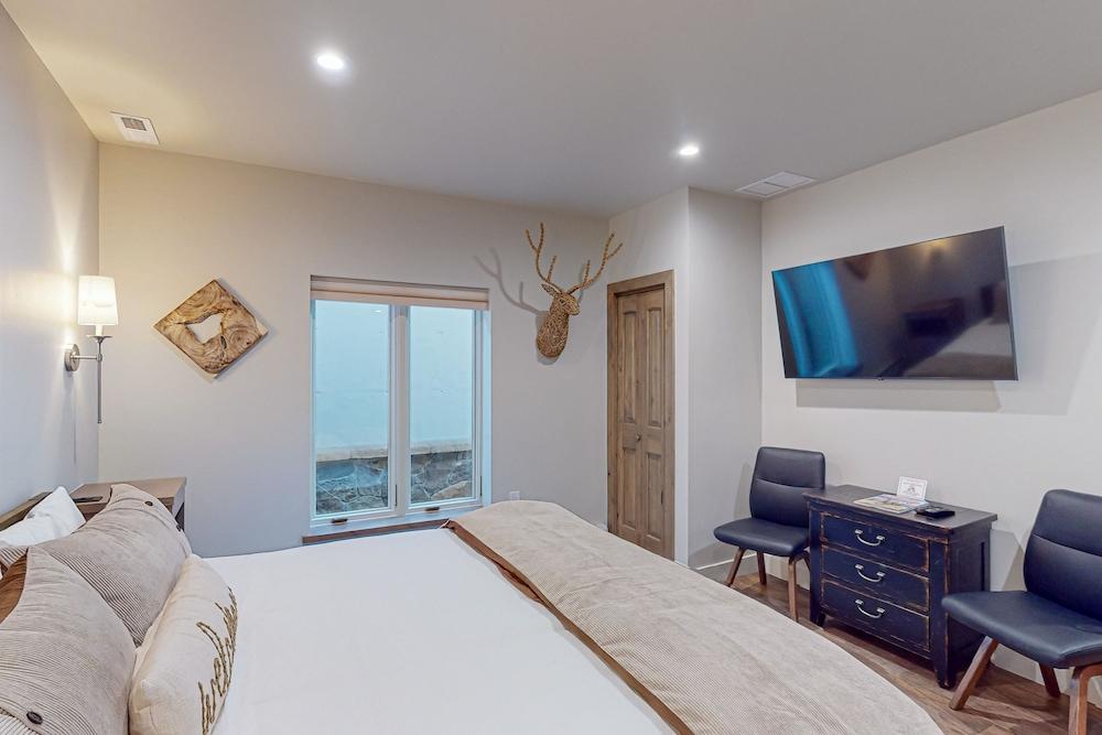 Lion Square Lodge photo 3