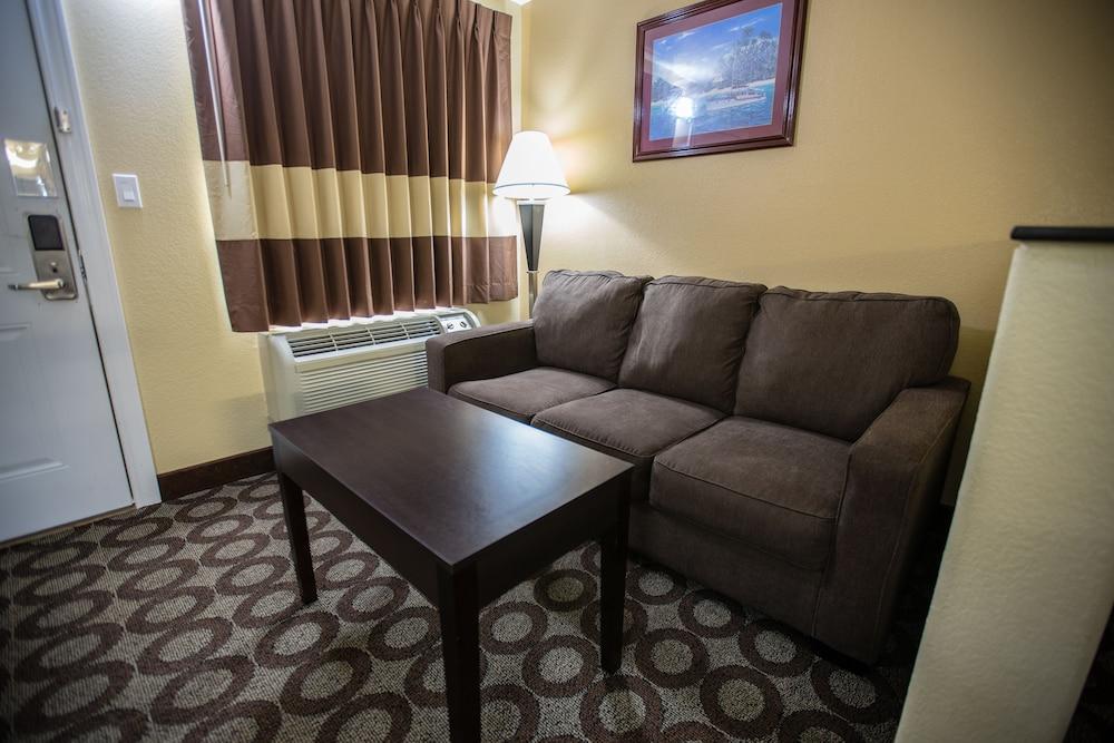 Relax Inn & Suites photo 9