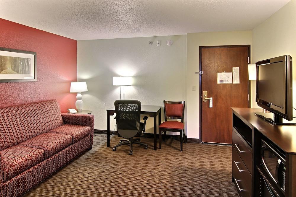 Blossom Hotel & Suites Traverse City photo 35