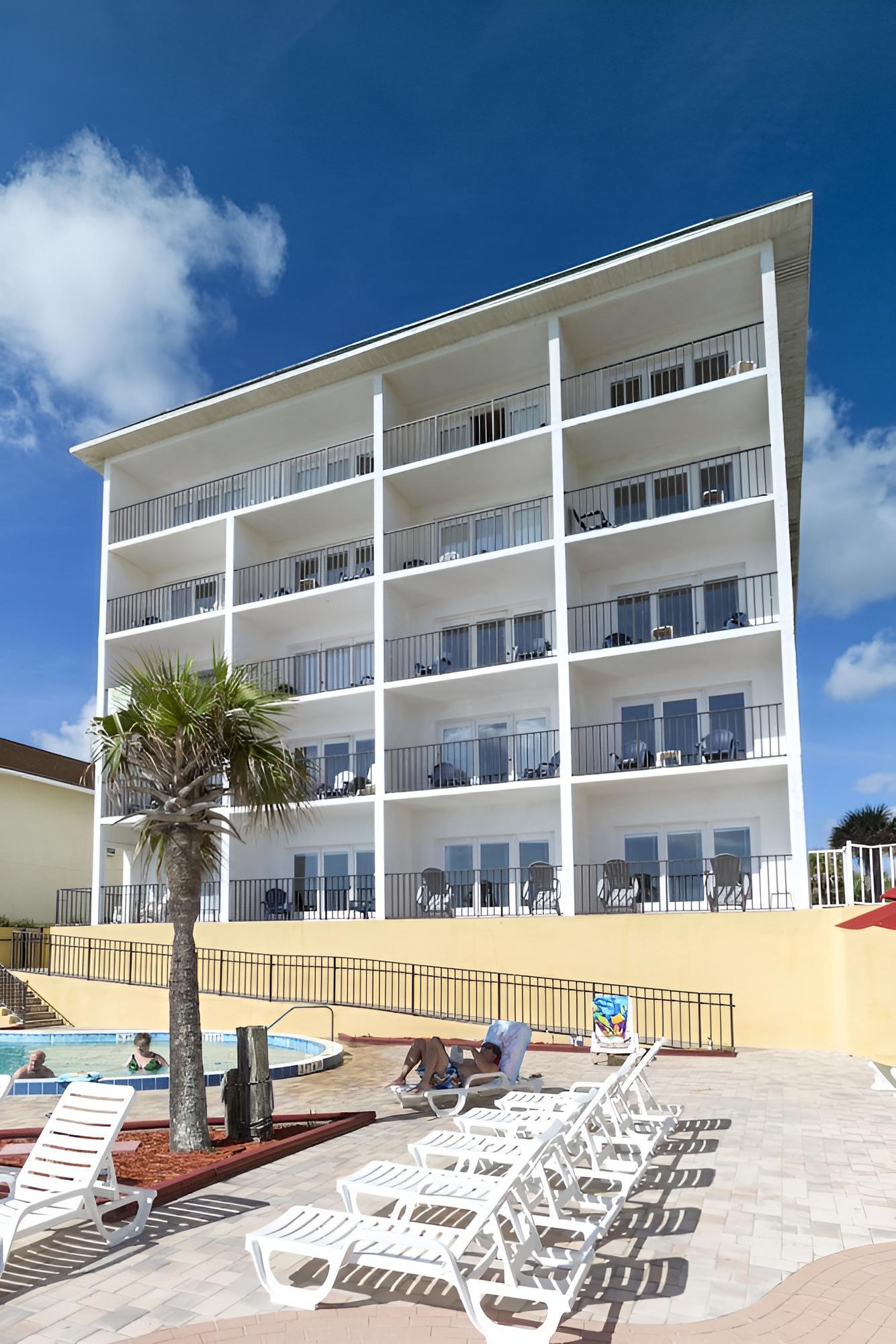 Beach Quarters Daytona photo 42