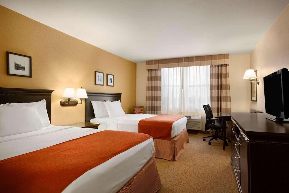 Country Inn & Suites by Radisson, Dundee, MI photo 10