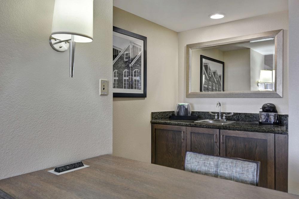 Embassy Suites Hotel Winston-Salem photo 22