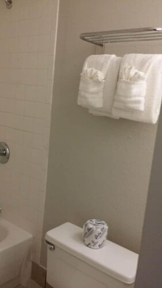 Econo Lodge Inn & Suites Abilene East District photo 21