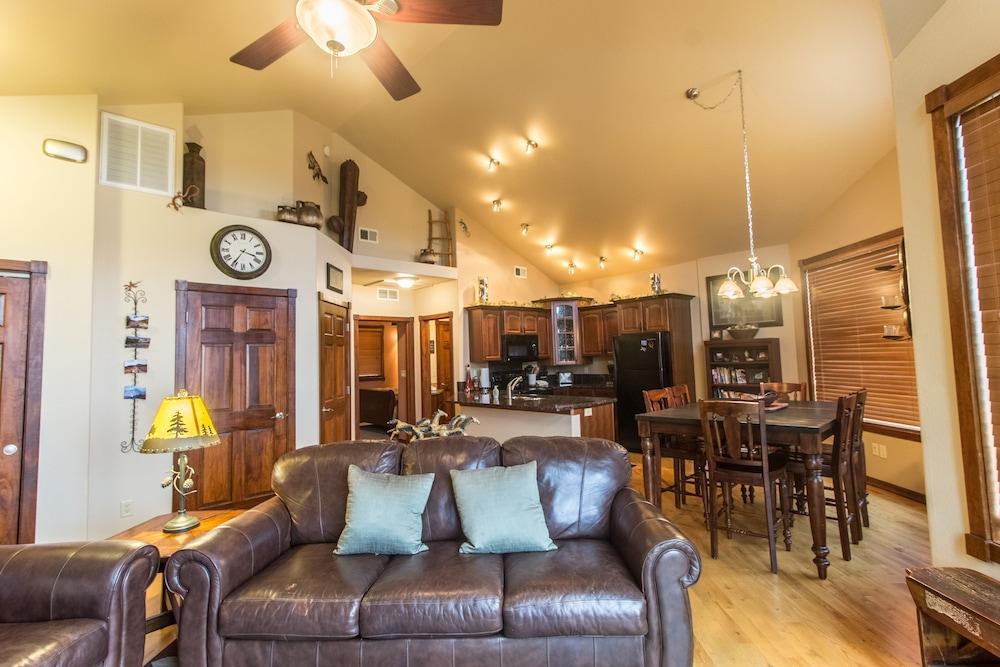 Marys Lake Lodge Mountain Resort and Condos photo 32
