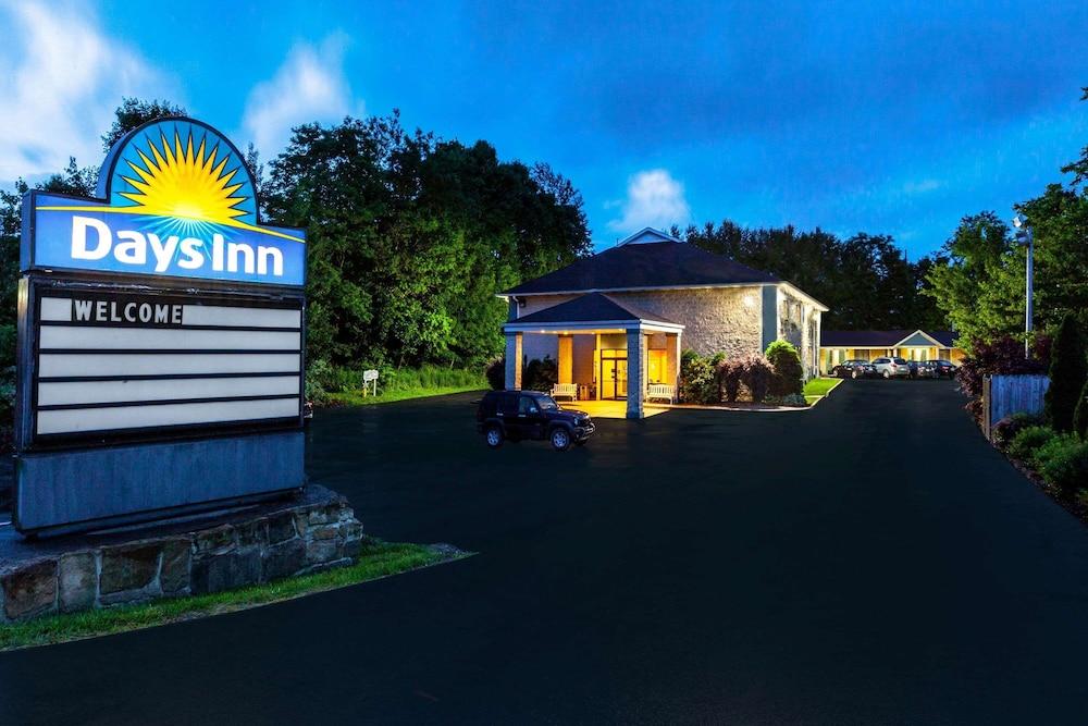 Days Inn by Wyndham Donegal photo 1
