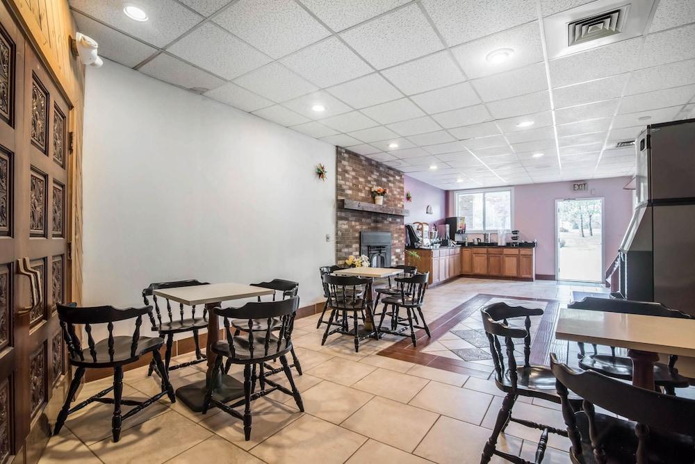 Rodeway Inn Bellows Falls photo 28