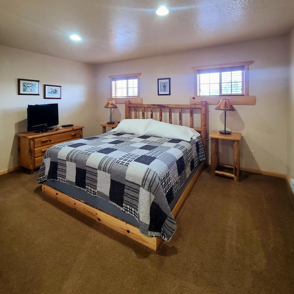 Flaming Gorge Hideout photo 6