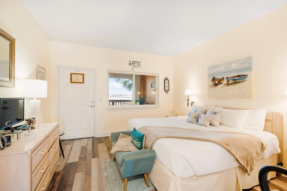 Inn at Camachee Harbor by Coolvacay photo 85