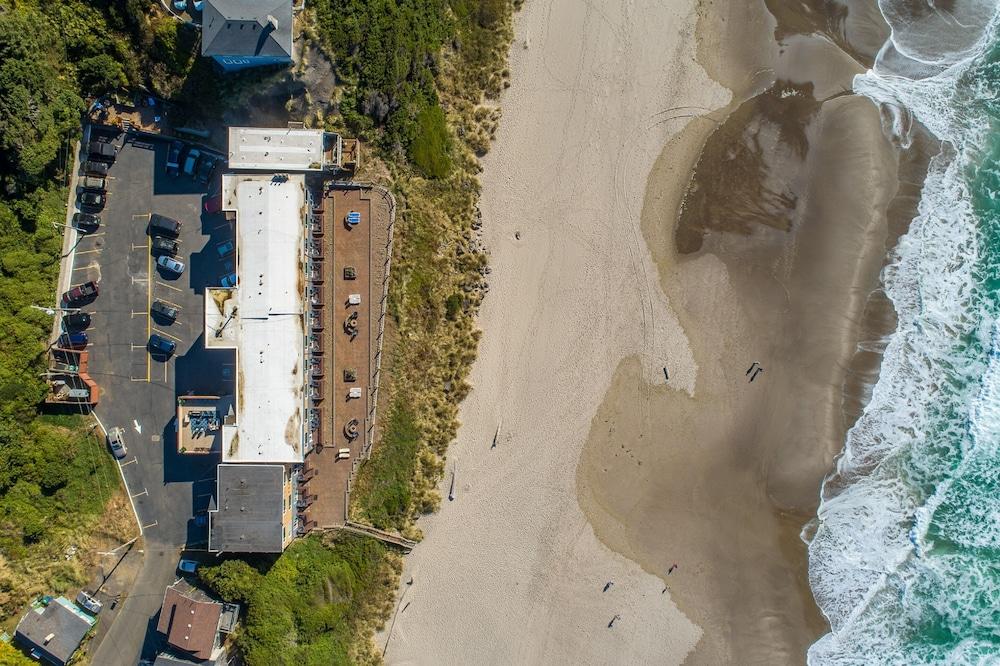 Sailor Jack's Oceanfront Inn photo 36