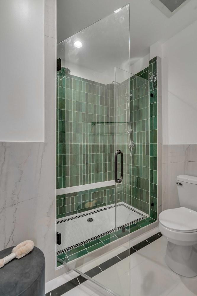 The Emerald Boutique Stays photo 2
