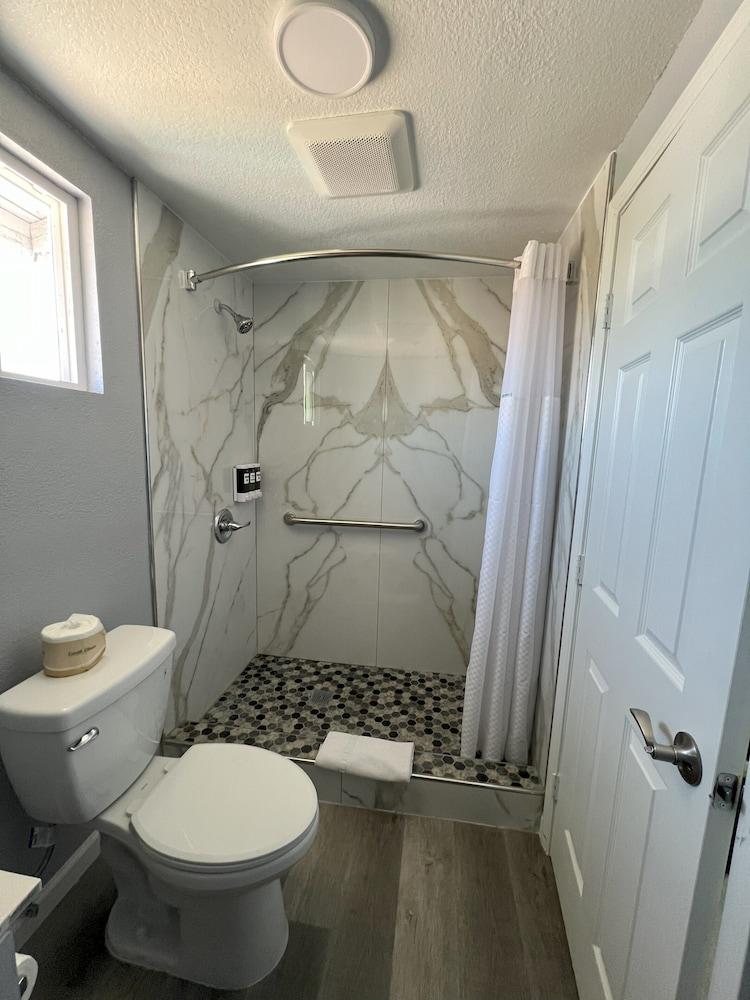 Sea Garden Inn photo 13