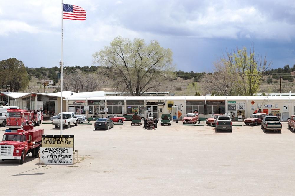 Grand Canyon Caverns Inn photo 47