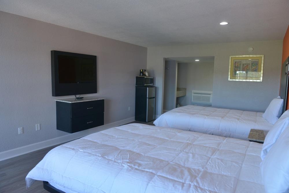 Rodeway Inn & Suites Winter Haven Chain Of Lakes photo 26