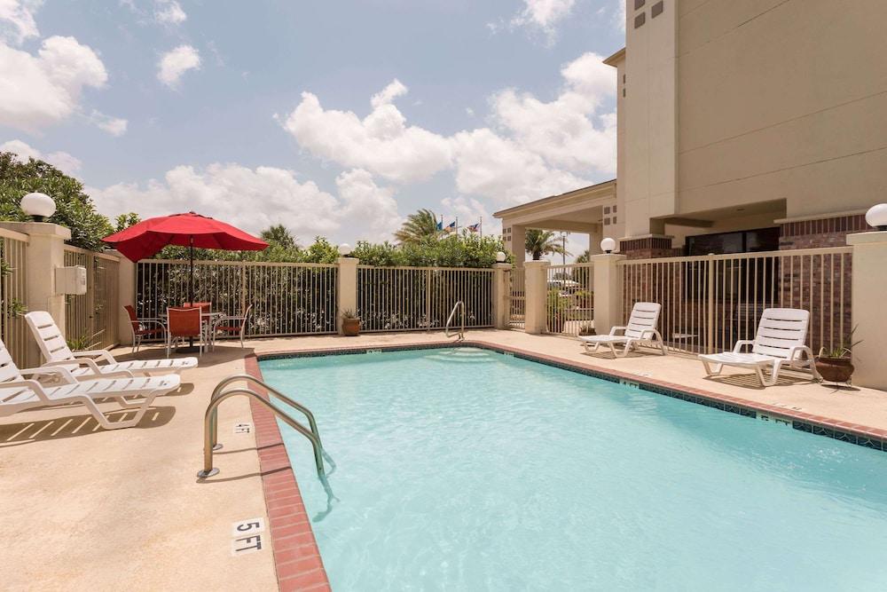 Super 8 by Wyndham Duson Lafayette West Area photo 9