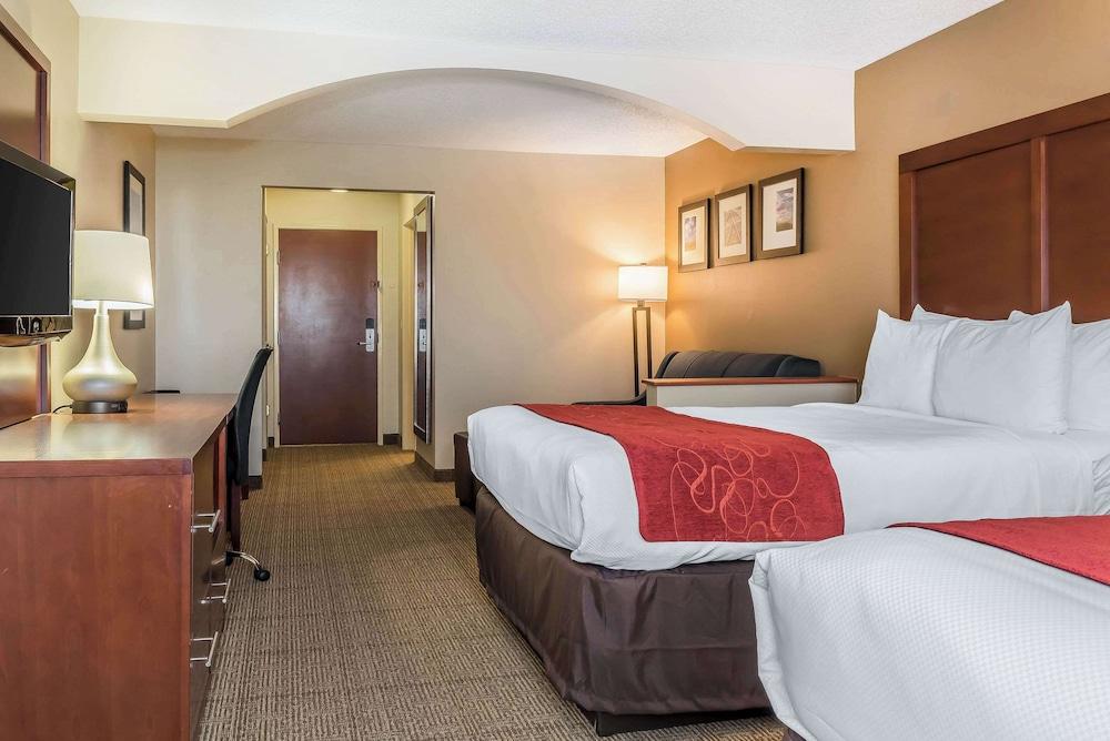 Comfort Suites Springfield I-70 photo 65