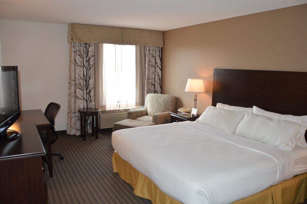 Holiday Inn Express & Suites Winner by IHG photo 7