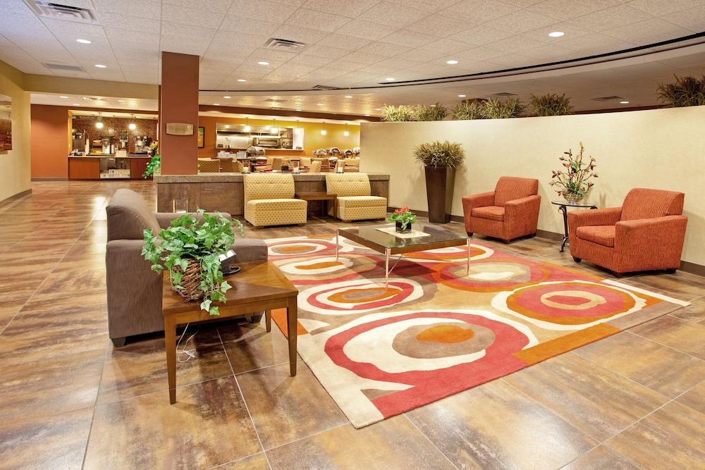 Holiday Inn Express & Suites Phoenix Midtown by IHG photo 3