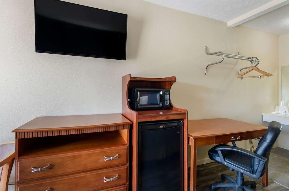 Rodeway Inn Church Hill - Tri Cities Area photo 7