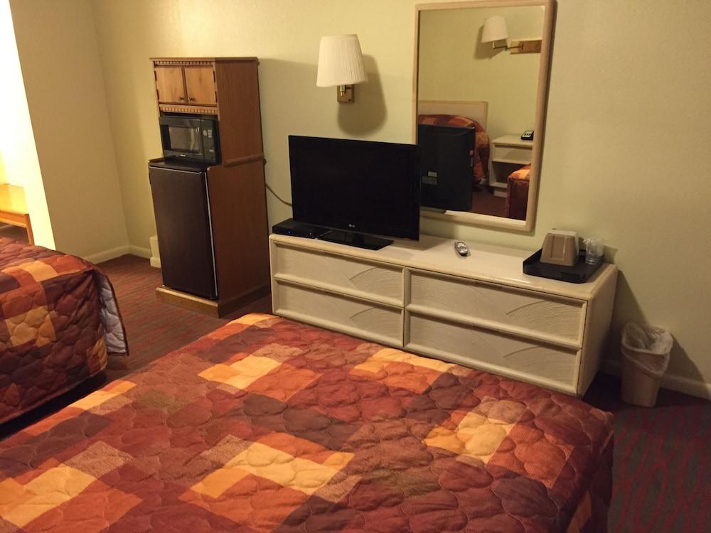 Sebring Inn photo 3