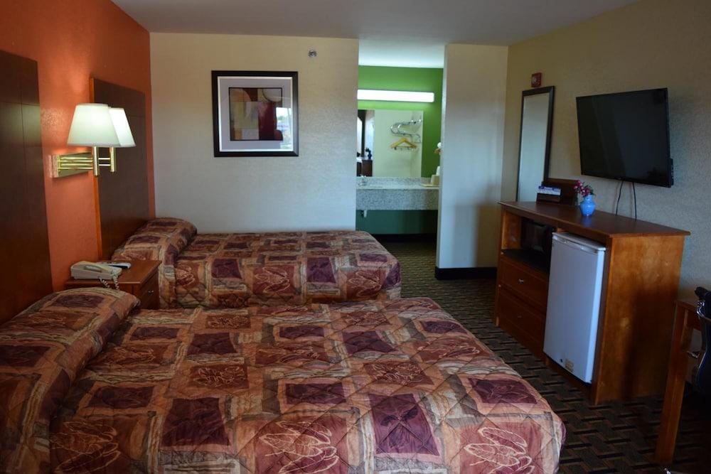 Royal Inn Douglasville photo 10