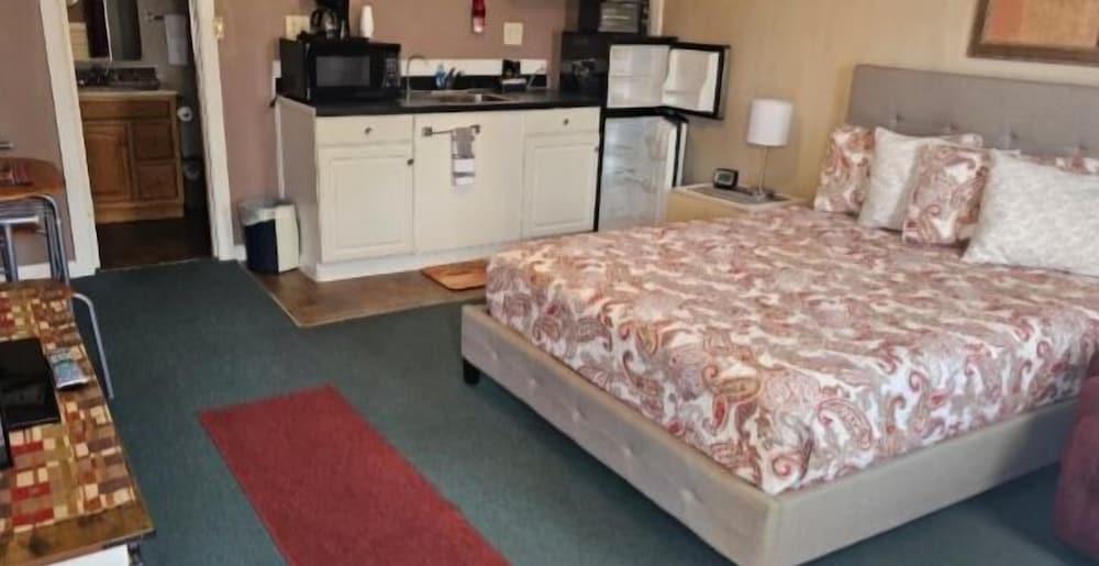 River Country Motor Lodge photo 78