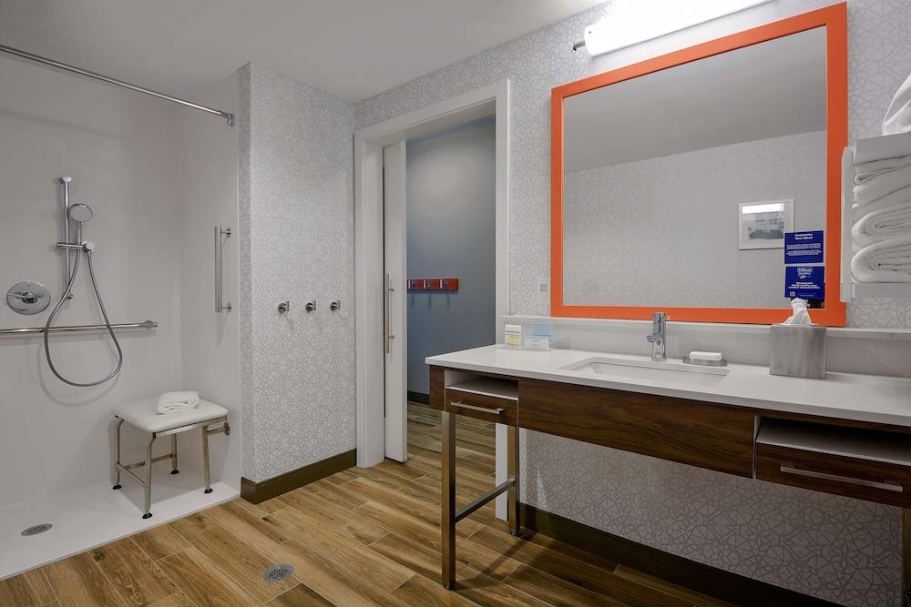 Hampton Inn Salem Boston photo 19